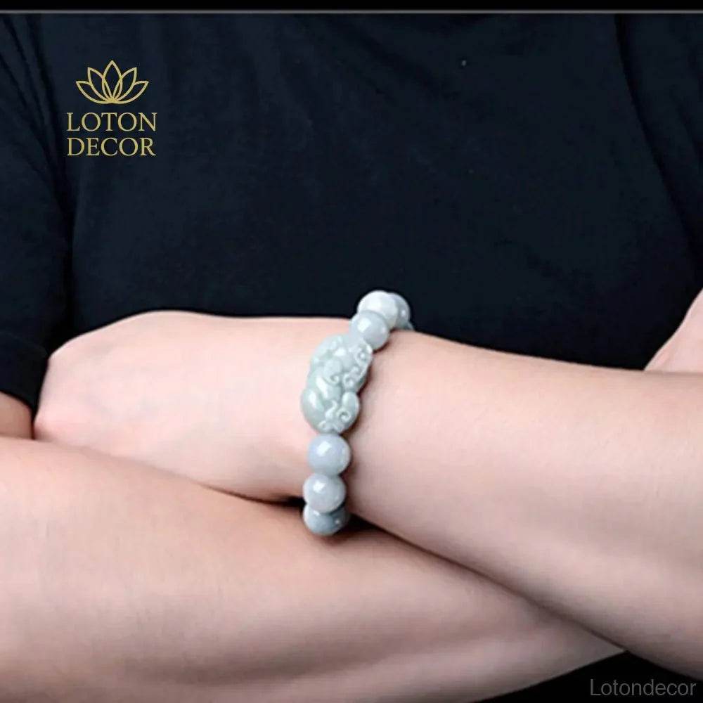 Emerald Pixiu Jade Bracelet – Stretchy Wealth Amulet for Fortune - Loton Decor